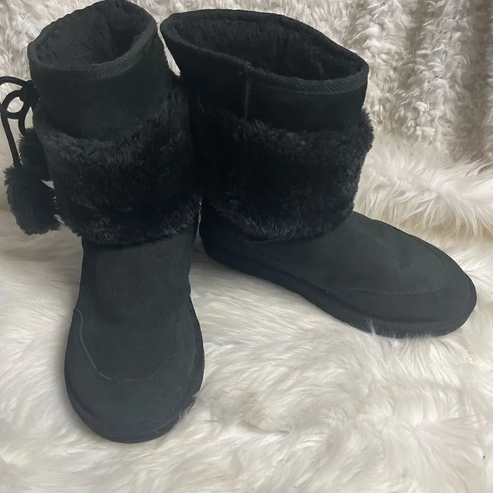 UGG leather suede furry slip on boots with pompom bow accent SZ9
